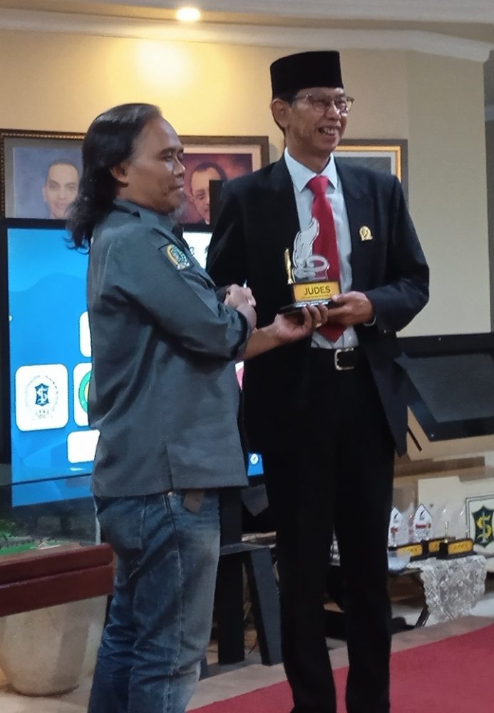 Ketua DPRD Surabaya Adi Sutarwijono Apresiasi Kiprah Judes Sajikan Karya yang Humanis