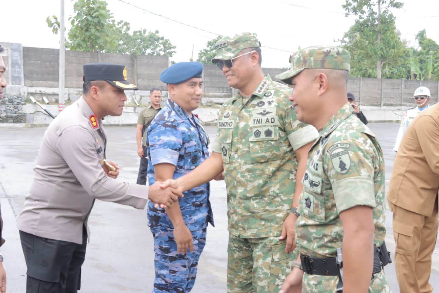 Kapolres Lamongan Terima Kunjungan Kerja Wakil Panglima TNI Di Wilayah Ngimbang