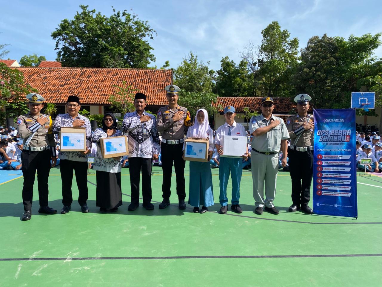 Kasat Lantas Polres Lamongan Jadi Irup di SMKN 2 Lamongan