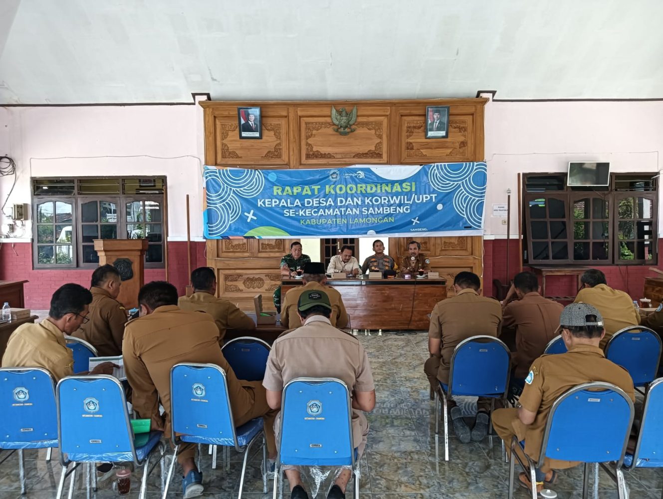 Danramil 0812/08 dan Muspika Sambeng Gelar Rapat Koordinasi dengan Kepala Desa dan UPT Bahas Peningkatan Panen dan Percepatan KDKMP