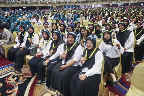 Pemkot Surabaya-TP PKK Tutup Rangkaian Wisuda SOTH 2025, Puluhan Ribu Lulusan Siap Jadi Orang Tua Hebat
