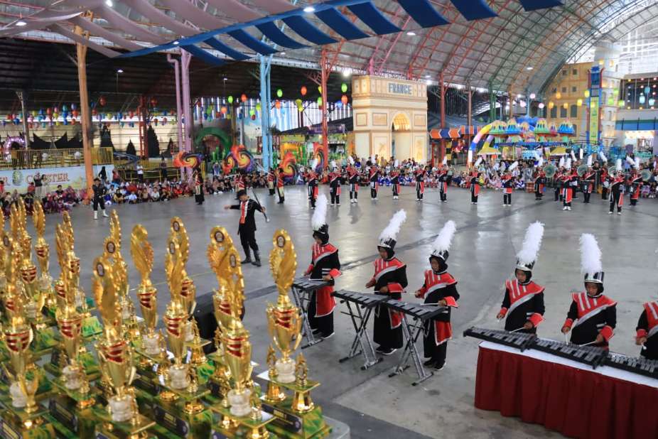 Pelajar Bojonegoro Unjuk Bakat di Kejurkab Drumband 2025