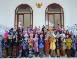 Peringati Hari Ibu dan Hari Bela Negara, Bupati Bojonegoro Tegaskan Peran Perempuan dan Semangat Bela Negara