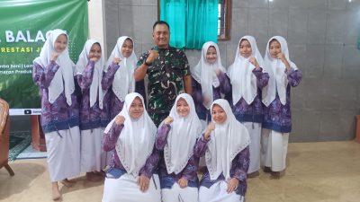 Babinsa Koramil 0812/19 Laren Berikan Wawasan Kebangsaan kepada Santri Ponpes Al Balagh
