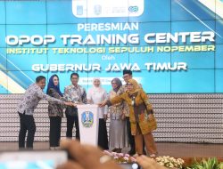 Gus Bupati Mojokerto Terima Penghargaan Dari Gubernur Jatim
