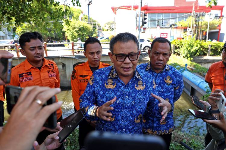Pemkot Surabaya Buka Posko Peduli Bencana hingga Siagakan Tim Penyelamat untuk Bencana Banjir dan Longsor Sumatera
