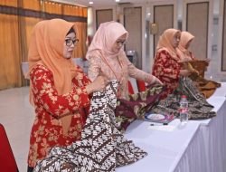 DWP Surabaya Gelar Teknik Mewiru Kain Jarit bersama Pakar HRB