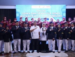 Dialog Sekolah Rakyat Bojonegoro, Gus Ipul Tegaskan Pendidikan Anak dan Pemberdayaan Orang Tua Berjalan Bersama
