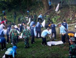 Tindak Lanjut Instruksi Presiden Prabowo, Pemkab Bojonegoro Gelar Aksi Gotong Royong Massal