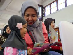 Pemkot Surabaya Ajak Orang Tua Tanamkan Literasi Anak Lewat Membaca Nyaring