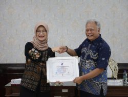 Pemkot Surabaya Meraih Penghargaan PIMTI Awards 2025