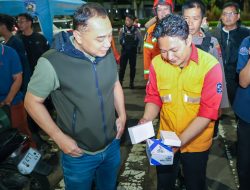Gelar Cipta Kondisi Asuhan Rembulan, Wali Kota Eri Temukan Jukir Tanpa Tanda Pengenal di Taman Bungkul