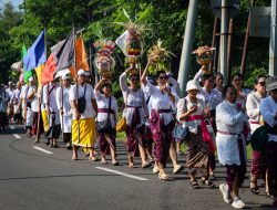 Tradisi Melasti di Pantai Kenjeran Diikuti Ribuan Umat Hindu, Pemkot Surabaya Perkuat Toleransi