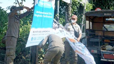Satpol PP Lamongan Tertibkan Reklame