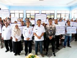 Pemkab Bojonegoro Salurkan Bantuan Alsintan, Irigasi dan Asuransi Tani kepada 99 Poktan
