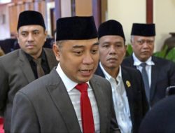 Wali Kota Eri Tekankan Pentingnya Transparansi Pengelolaan Sumbangan HUT ke-81 RI di RT/RW
