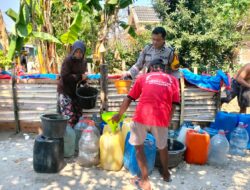 Polres Bojonegoro Salurkan 25 Ribu Liter Air Bersih ke Warga Terdampak Kemarau