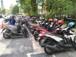 DPRD Surabaya Usul Hapus Retribusi Parkir Tepi Jalan Umum, Beban Warga Bakal Ringan?