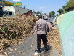 Truk Tronton Kelebihan Muatan Tebu, Polsek Babat Respons Cepat Laporan Call Center 110