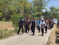 Pgs Danramil Bluluk Dampingi Bupati Lamongan Tinjau Jembatan Ambruk dan Salurkan Air Bersih di Talunrejo