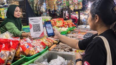 Lebih Cepat & Praktis, BRI Fasilitasi WiFi untuk QRIS di Pasar Keputran