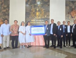 Wujud Kepedulian Kesehatan: BRI Region 12 Serahkan Unit Ambulance ke RKZ Surabaya