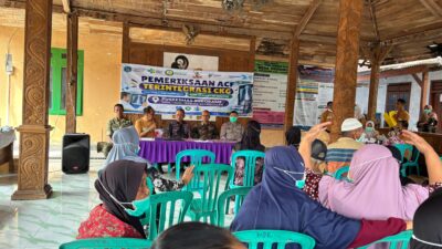 Babinsa Koramil 0812/24 Sukorame Lakukan Pendampingan Pengobatan Gratis