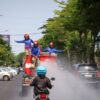 Atasi Debu dan Cuaca Panas, Damkar Surabaya Gencar Basahi Jalan